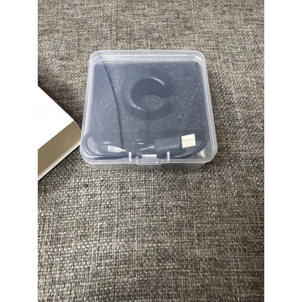 Fingertip Wireless Bluetooth Remote Control Android IOS App Control Page Turner - Picture 3 of 3